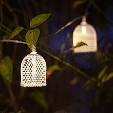 גרילנדה סולארית לגינה ולמרפסת 10 פעמוני רשת לבן חם צהוב אורך 2 מטר